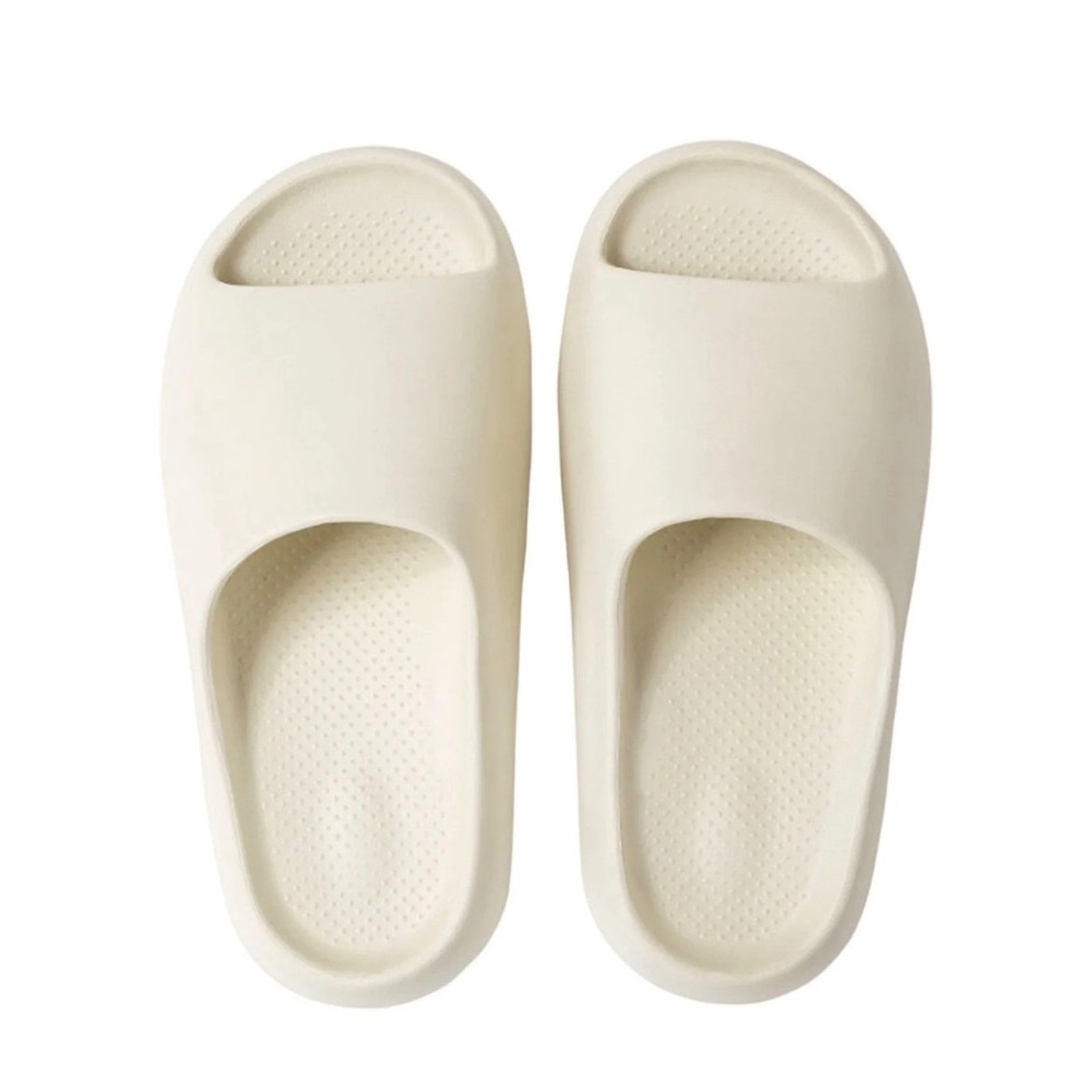SHEIN Cloud Slippers – White – Size 34/35 – New
